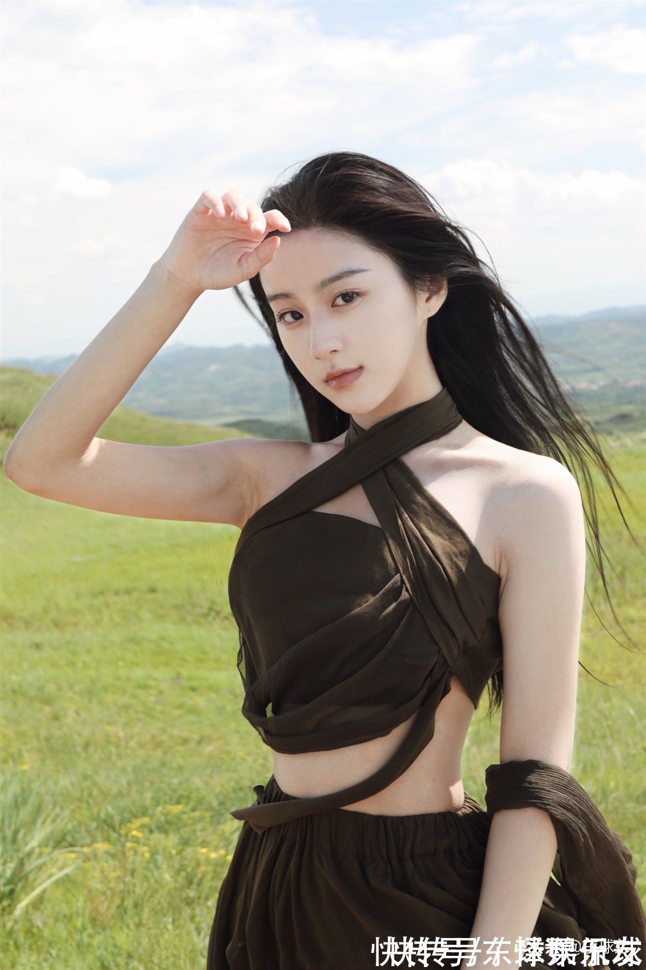 包上恩|主动问候,和郭艾伦场边互动的美女球迷是谁?大侄子桃花来了?