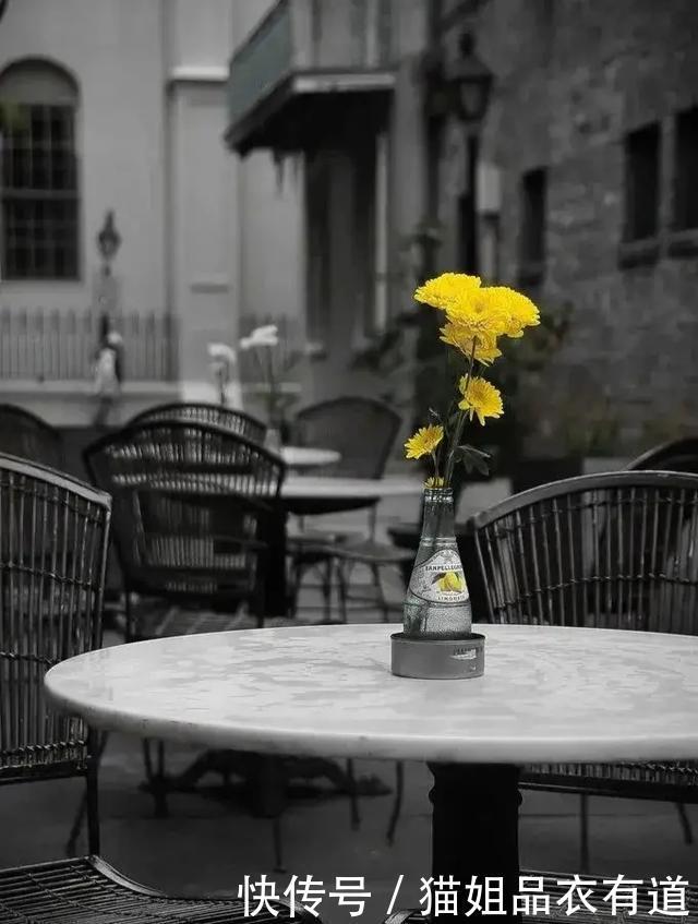 2021的首选配色，请选黄色，4种“撞色法则”，教你美得纯粹