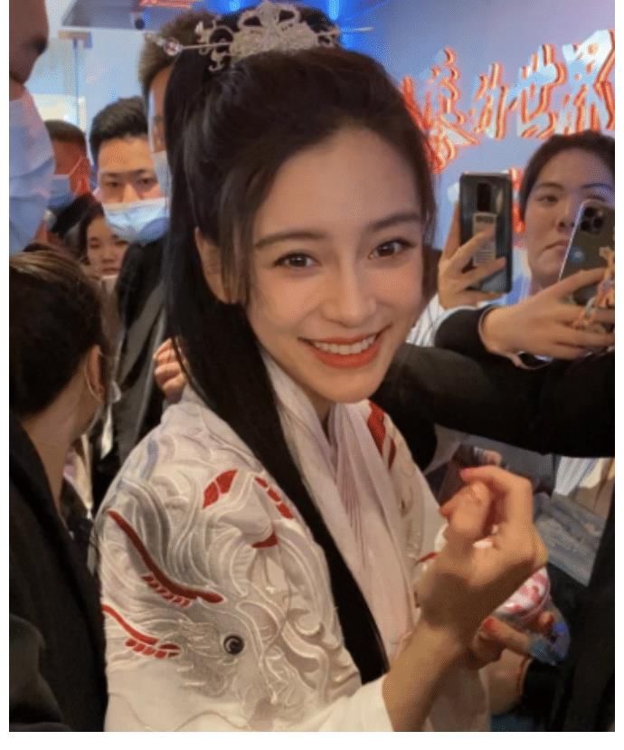 杜海涛|明星扎推加盟开火锅店，人民网大谈其经营风险，22位艺人被点名