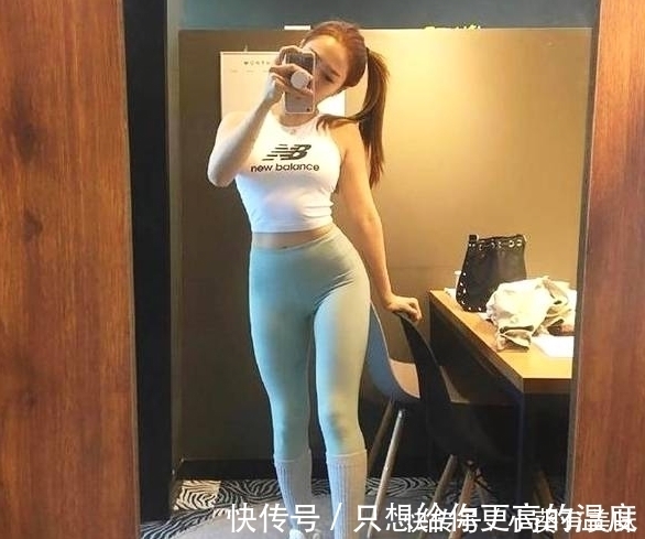 小姐姐 楚楚动人的打底裤小姐姐,轻松穿出修长的身材,让人着迷