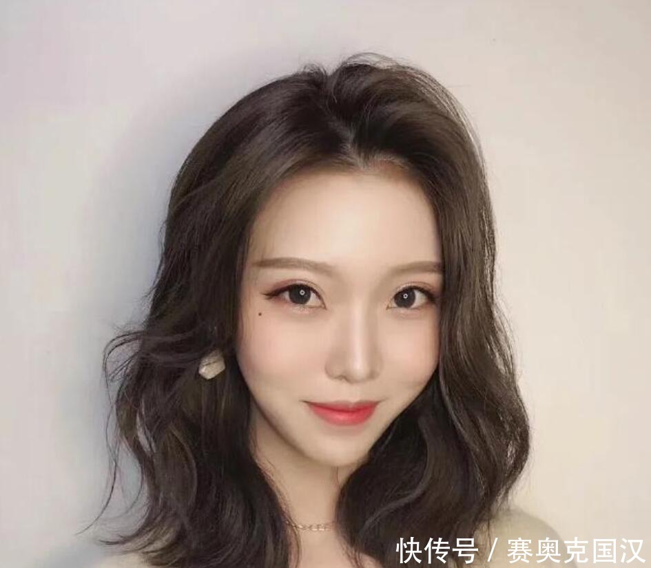 复古美|最显脸小的发型6款,脸大的女生有救了!