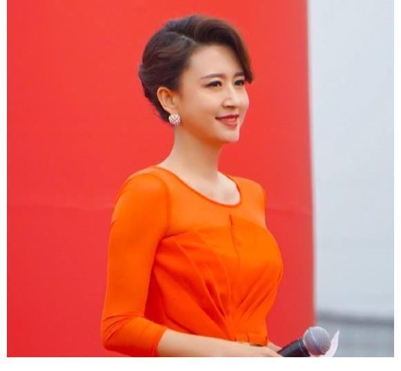 章雷|央视主播张蕾,才貌碾压龙洋,如今怎么样了?
