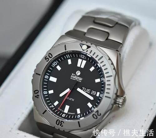 防水 朋友想买一块男机械手表,什么品牌好?1万左右!哪里买正品?