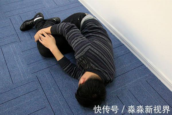 肿块|假如一个人得了癌症，身上其实是有信号的，晚上就会有3点异常