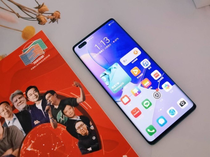 5g网络|华为也开始力不从心，120Hz+100W快充+鸿蒙OS，跌至2000档
