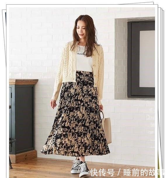 秋季 秋季黑色长裙怎么配上衣不同款式的搭配示例!
