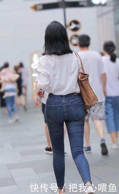 美佳人|白衬衫+牛仔裤,永不过时的经典穿搭,清新脱俗,穿出青春活力感