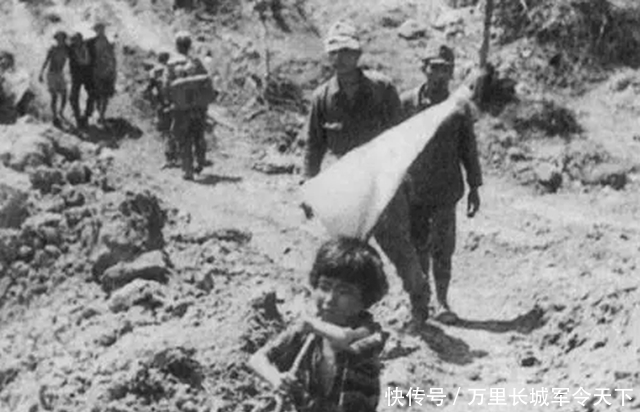 冲绳岛|冲绳岛战役,挑白旗走向美军的比嘉富子,战争结束后过得如何?