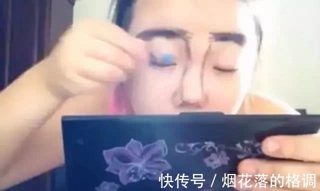 眉毛|小学生逆天化妆技巧,对自己下手太狠啦!