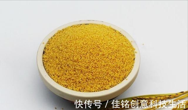 颜色 人民币配色火了!40+女性入秋穿衣就照着它搭配,温柔更显气质!