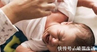 耳朵|宝宝没满一百天,宝妈要注意,4个禁区都不要碰