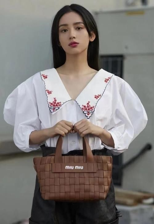 都知道“娃娃领”减龄，想穿得好看也不简单，这些雷区千万不能碰