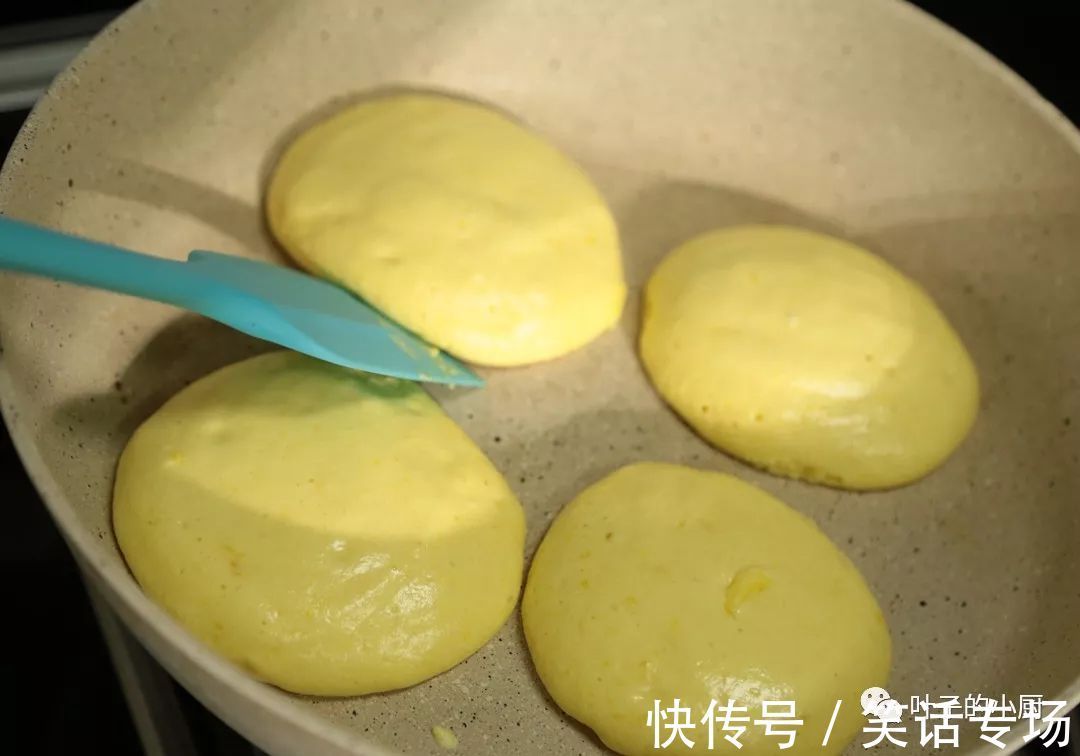 没有烤箱怎么做蛋糕4种方法电饭煲、微波炉、平底锅和蒸蛋糕
