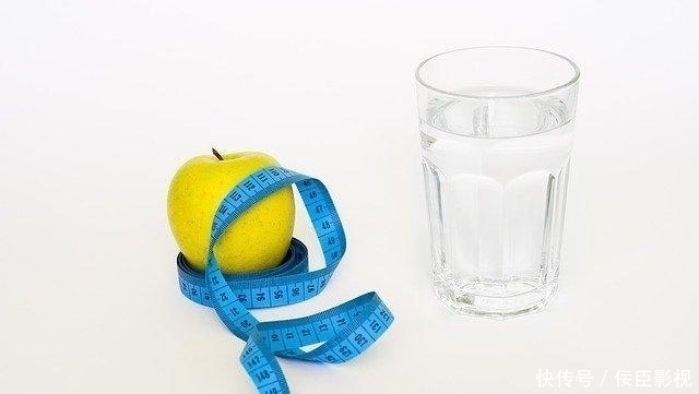 肝脏|三位院士宣告：肝病怕1种“零食”，平时吃些，肝功正常，气色好