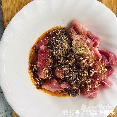 #一人一道拿手菜#猪肉牙签牛肉，用一个烤箱就可以办到