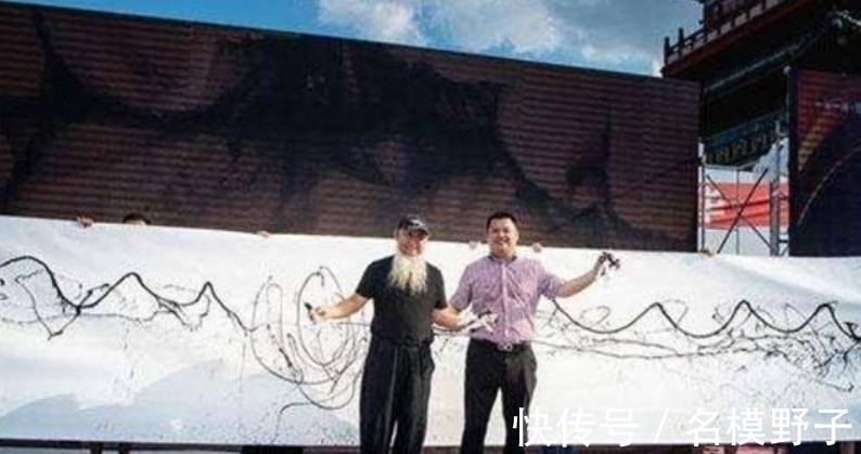 书法！头发当笔鼻孔写字，美协主任陈传席：撤销中书协，这事儿不能再等