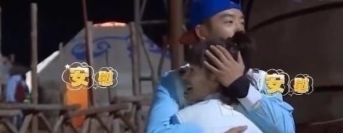 还记得郑恺在《跑男》里对华晨宇说的话吗对方双眼含泪说对不起