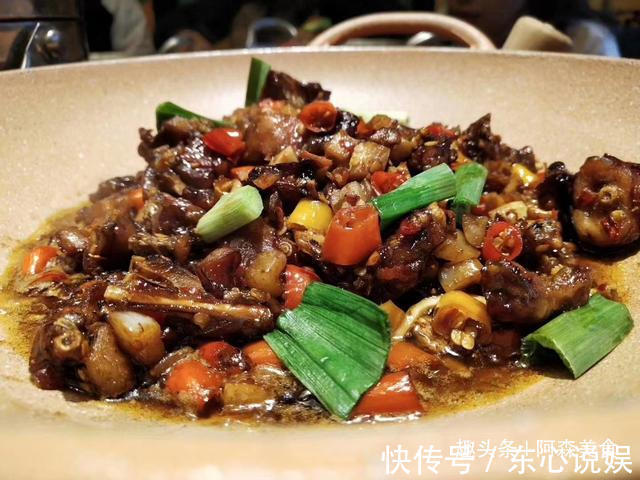朋友|晚上请朋友去饭店吃饭，走的时候还非要打包一只鸭，真的亏大了