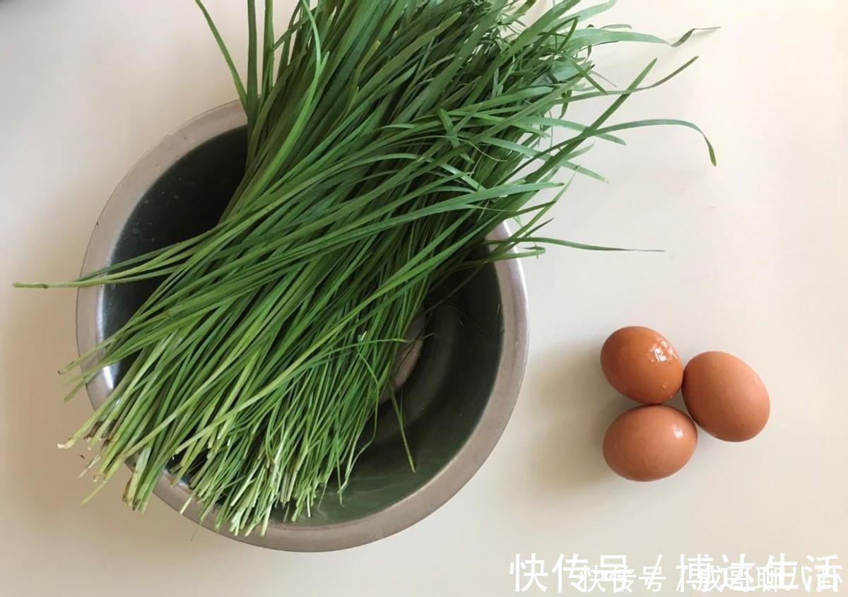 调味料|爱吃韭菜盒子的看过来,学会这个做法就够了,个个薄皮大馅真美味