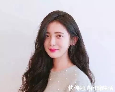 脸型|让你时尚气质倍增的发型,这样的女生中长发型你会中意哪款呢!