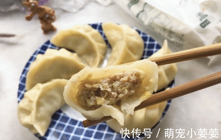 饺子|调白菜馅,千万别剁碎直接拌馅!多做1步,紧实不出水,鲜嫩多汁