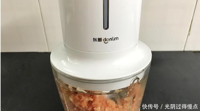 这菜操作简单，蒸一蒸就出锅，我家隔三差五吃一顿
