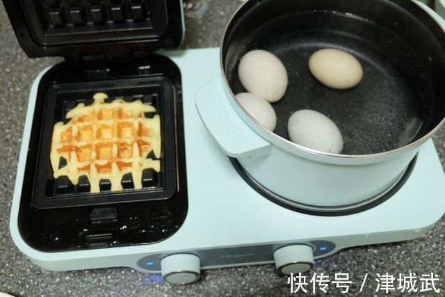 1家4口人,早餐准备了9种美食,妈妈忙活了40分钟,看看怎么样