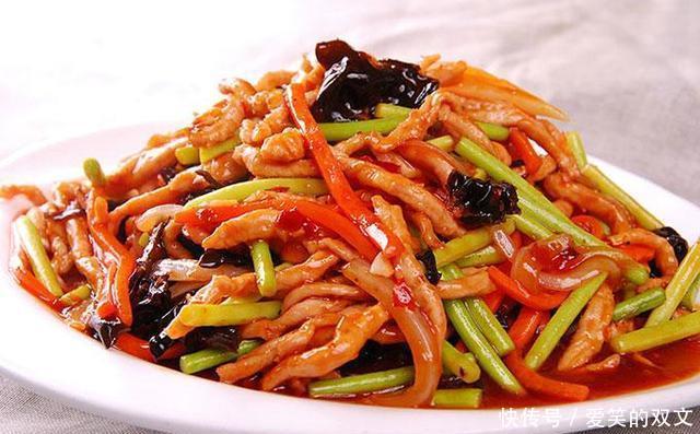 胰岛细胞|吃黄瓜可以降血糖？医生提醒：少吃这3种家常菜，血糖或能慢慢降