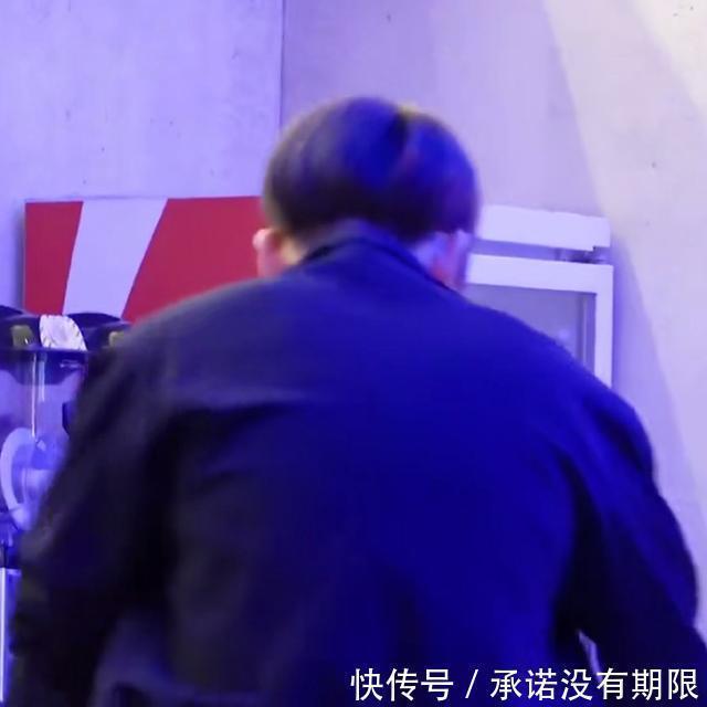 后脑勺|伯贤蓬松又柔软后脑勺,忍不住想上去rua一把的冲动!