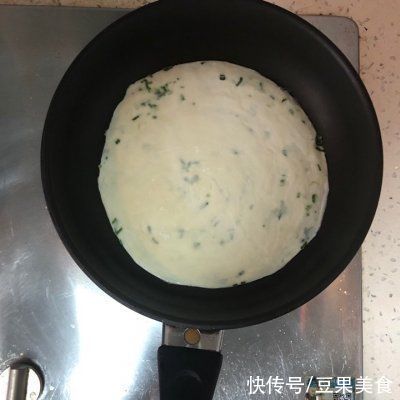 jessic这道十分钟健康早餐之酱香鸡蛋手抓饼，最适合宝宝吃