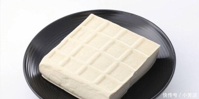 买豆腐时,这2种再便宜也别买,豆腐摊老板:我自己都不吃
