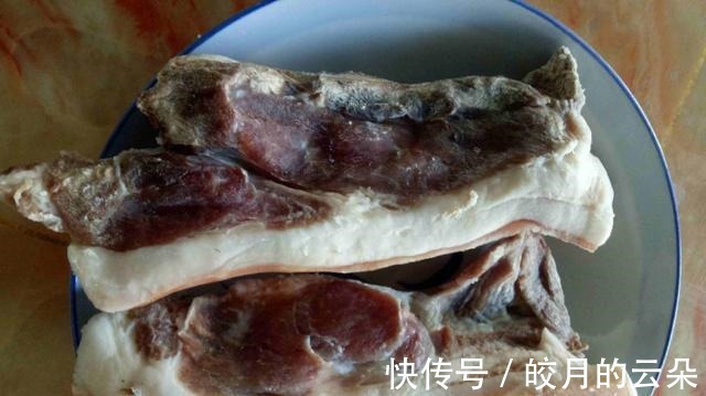 腌腊肉,掌握好“4个细节”,腊肉不臭不霉味道香,教您做法!