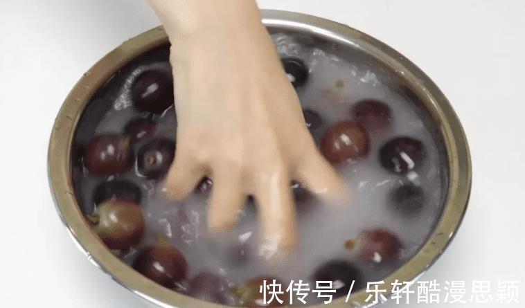 葡萄茎|洗葡萄不要只用水清洗,巧加两个料,葡萄干干净净,没虫卵没农药