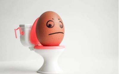 患者|56岁大爷难受的直哭,只是因为便秘,医生:3种冰箱常见物少碰