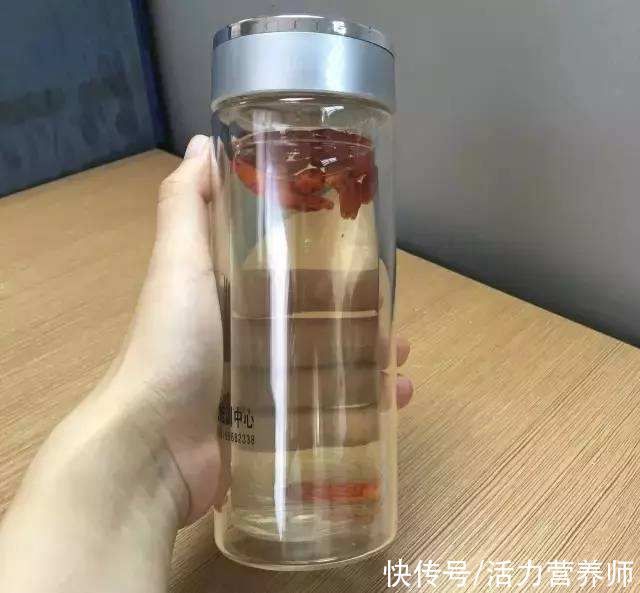 炎症期|每天喝黄芪水易上火？先看看你是不是适合吃黄芪的体质，再下决定