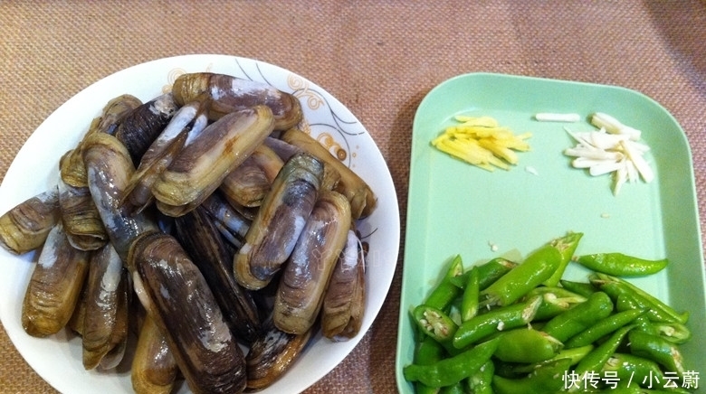 蛏子|老太太用这种方法,来做豉椒炒蛏子小海鲜的惹味吃法