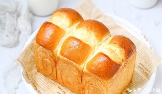 发酵|吐司面包的经典做法,无需加蛋组织细腻柔软,奶香浓郁值得等待!