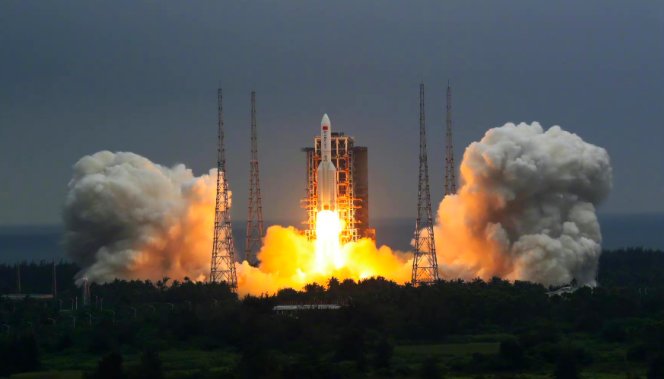 海评面:“天和”升空!“中国太空探索迈出重大一步”