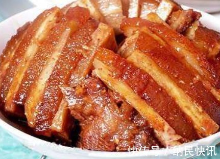 做扣肉时,猪肉焯水后别直接下锅炸!大厨教你正确方法,软糯鲜香