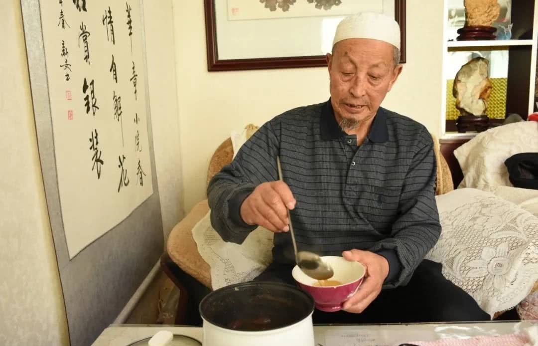 店里的姑娘|洪漠如:熬茶记忆,把回忆藏在味觉里