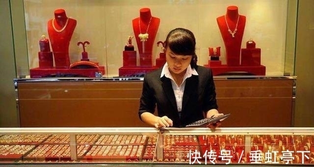 行家$金店“以旧换新”的活动,不会亏本吗?听行家一说,才知其中套路