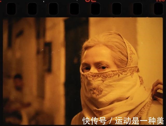 欲望都市2|会穿连衣裙不是真时髦,会穿亚麻裤才是!「海报云旅行」!