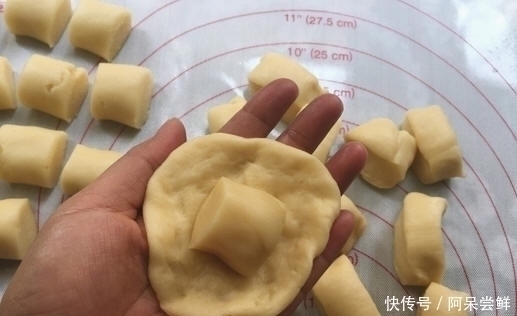 中秋月饼不用买了,教你月饼做法,一看就会,干净卫生又好吃