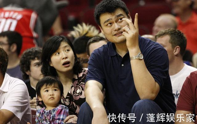 中国篮坛|到底能长多高篮坛新星身高已与NBA第一巨人持平,姚明该乐了