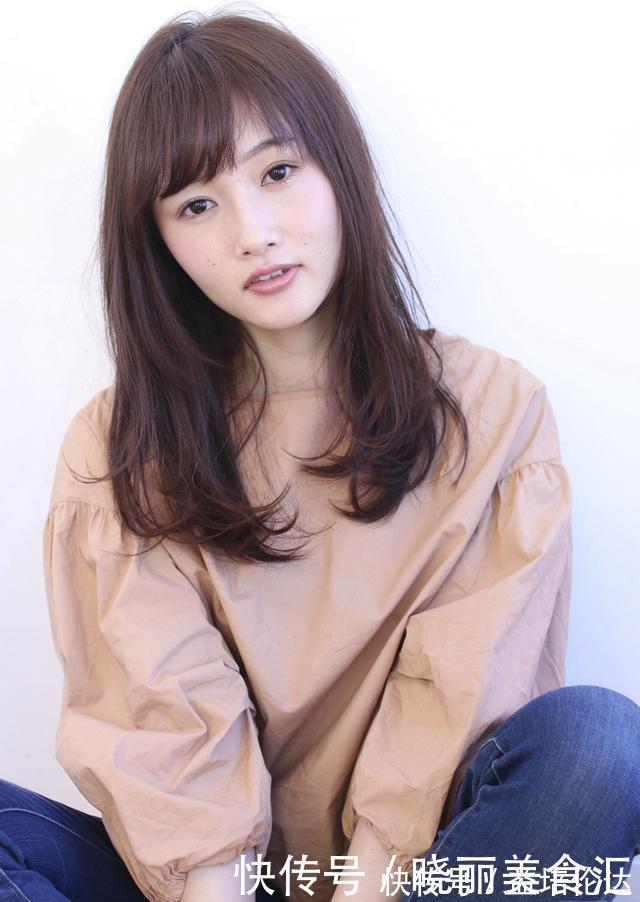 蓬松度|40岁的国字脸女性适合什么样的发型？短发减龄显瘦，中发有女人味