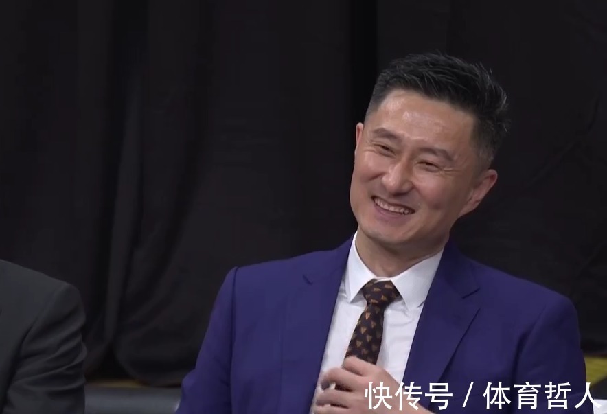 球迷|4记三分砍全场最高分,得到日本球迷盛赞 杜锋比李楠更了解郭艾伦