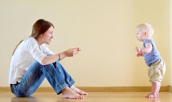 张女士|孩子学东西快就聪明下面四件事,学的越早越伤害孩子,别不信