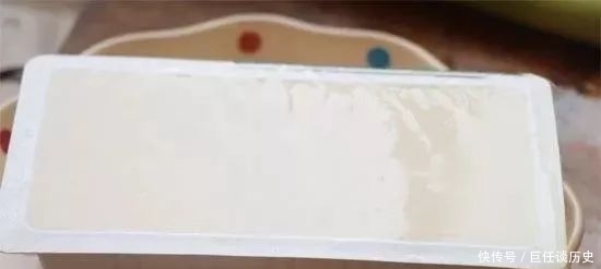 内酯豆腐|豆腐加点榨菜这样做,鲜、嫩、香,全家都抢着吃!