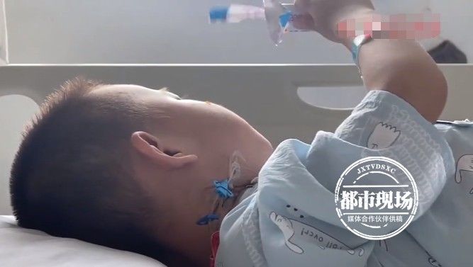 浩浩|十月大婴儿一运动就嘴唇发紫，医生：孩子心脏有问题