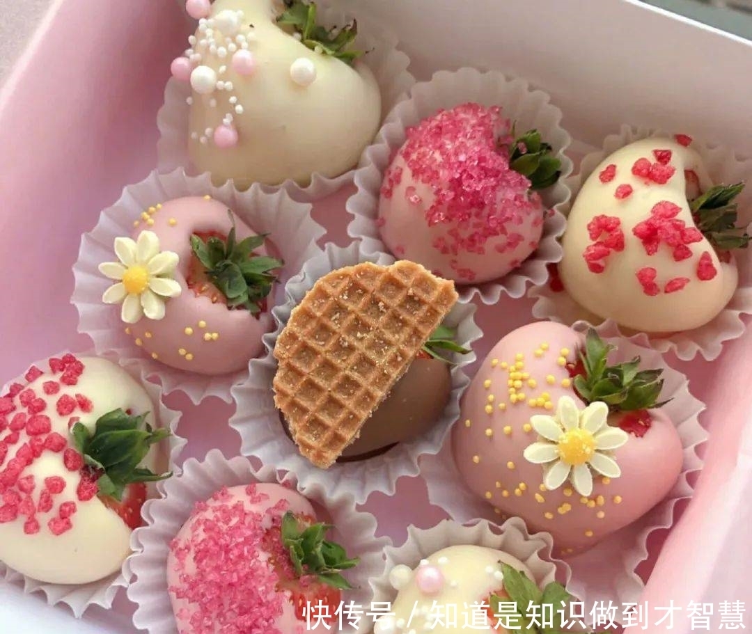 冬季精致女孩行为大赏：吃水果